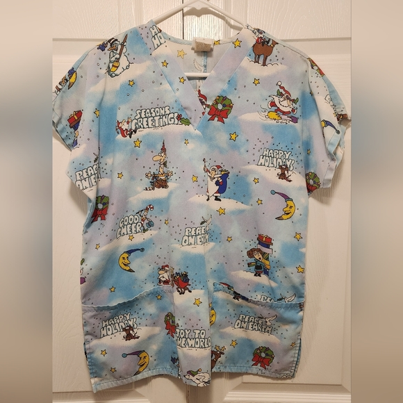 SCRUB TOPS HOLIDAY - Picture 5 of 7